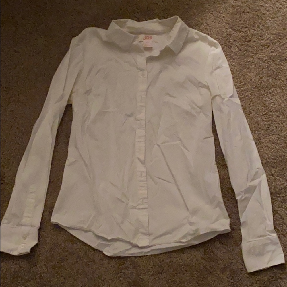 White button up collar shirt